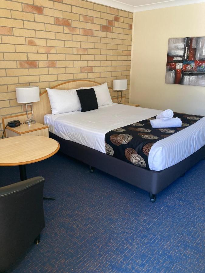 טוומבה Cotswold Motor Inn מראה חיצוני תמונה