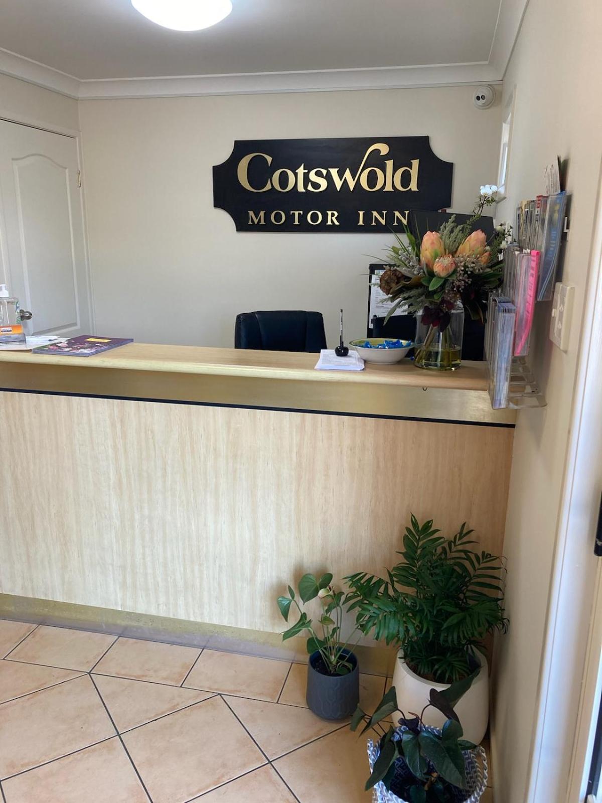 טוומבה Cotswold Motor Inn מראה חיצוני תמונה