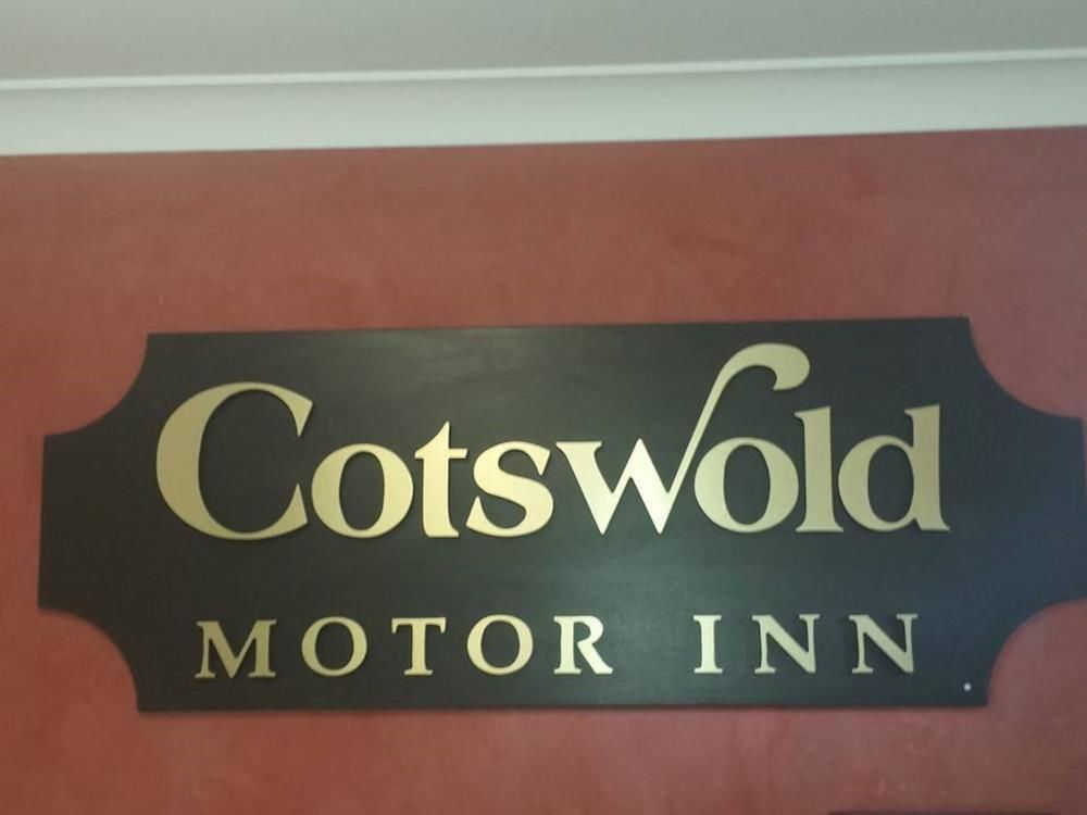 טוומבה Cotswold Motor Inn מראה חיצוני תמונה